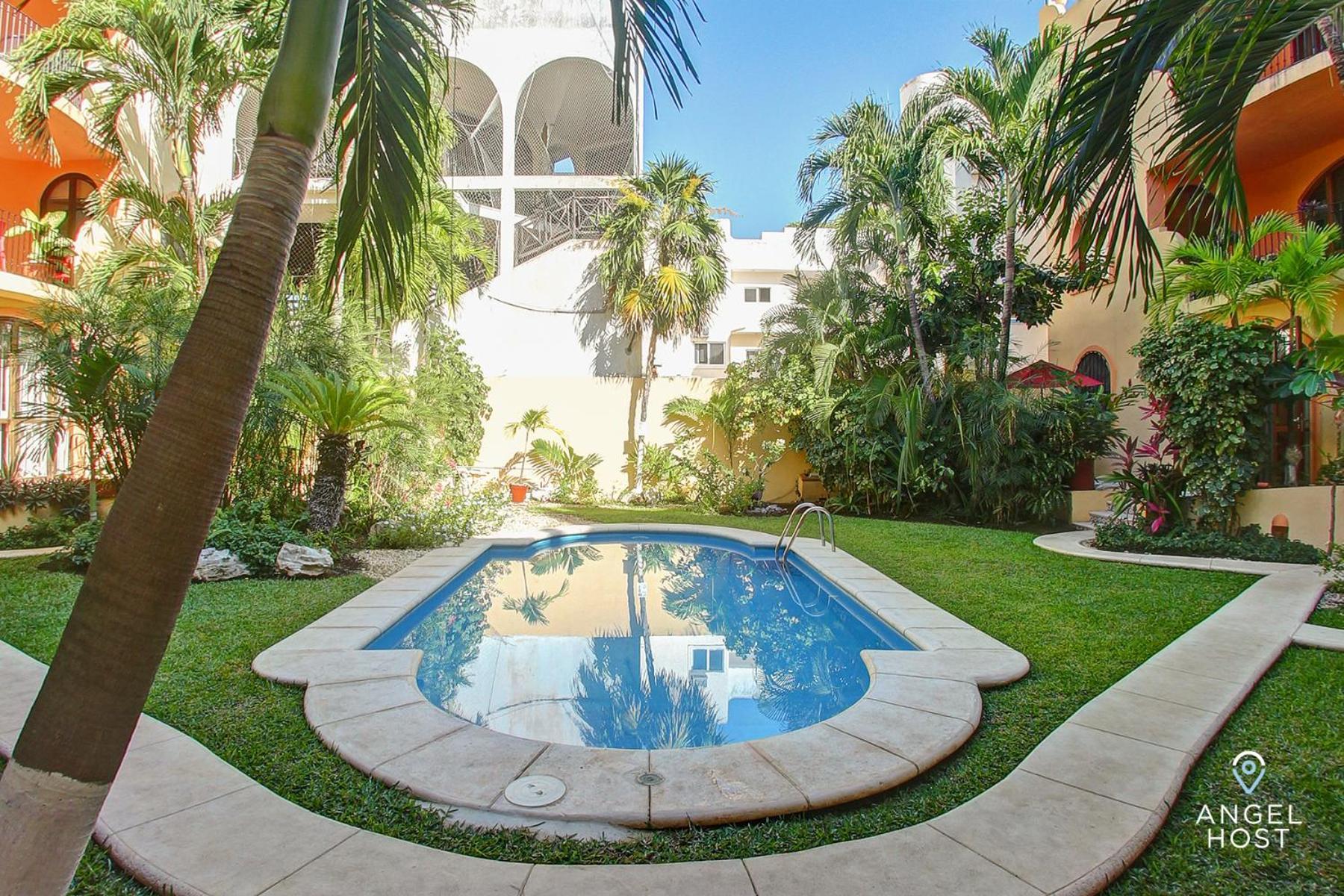 Holiday home Steps To 5th Ave Pool Onsite & Walk To