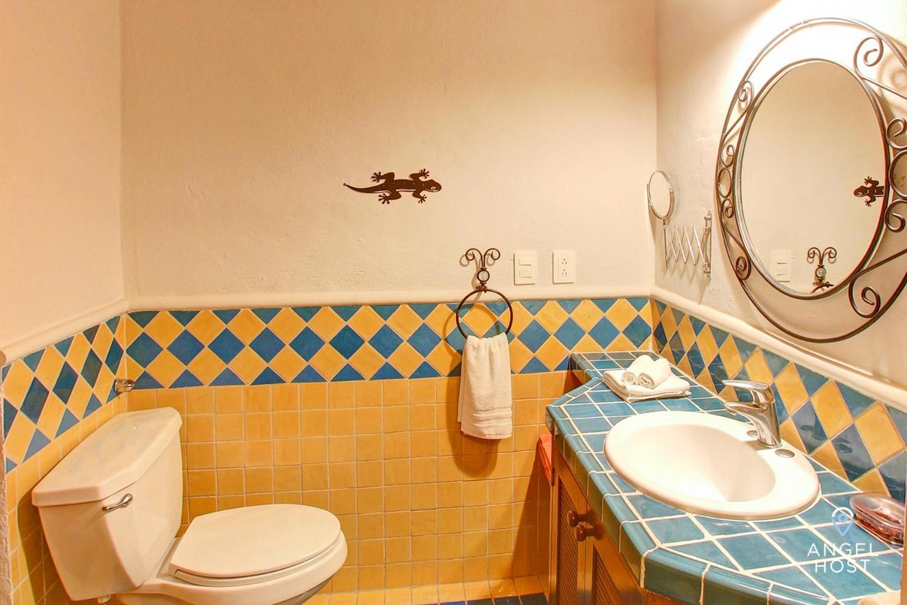 Steps To 5th Ave Pool Onsite & Walk To Holiday home Playa del Carmen