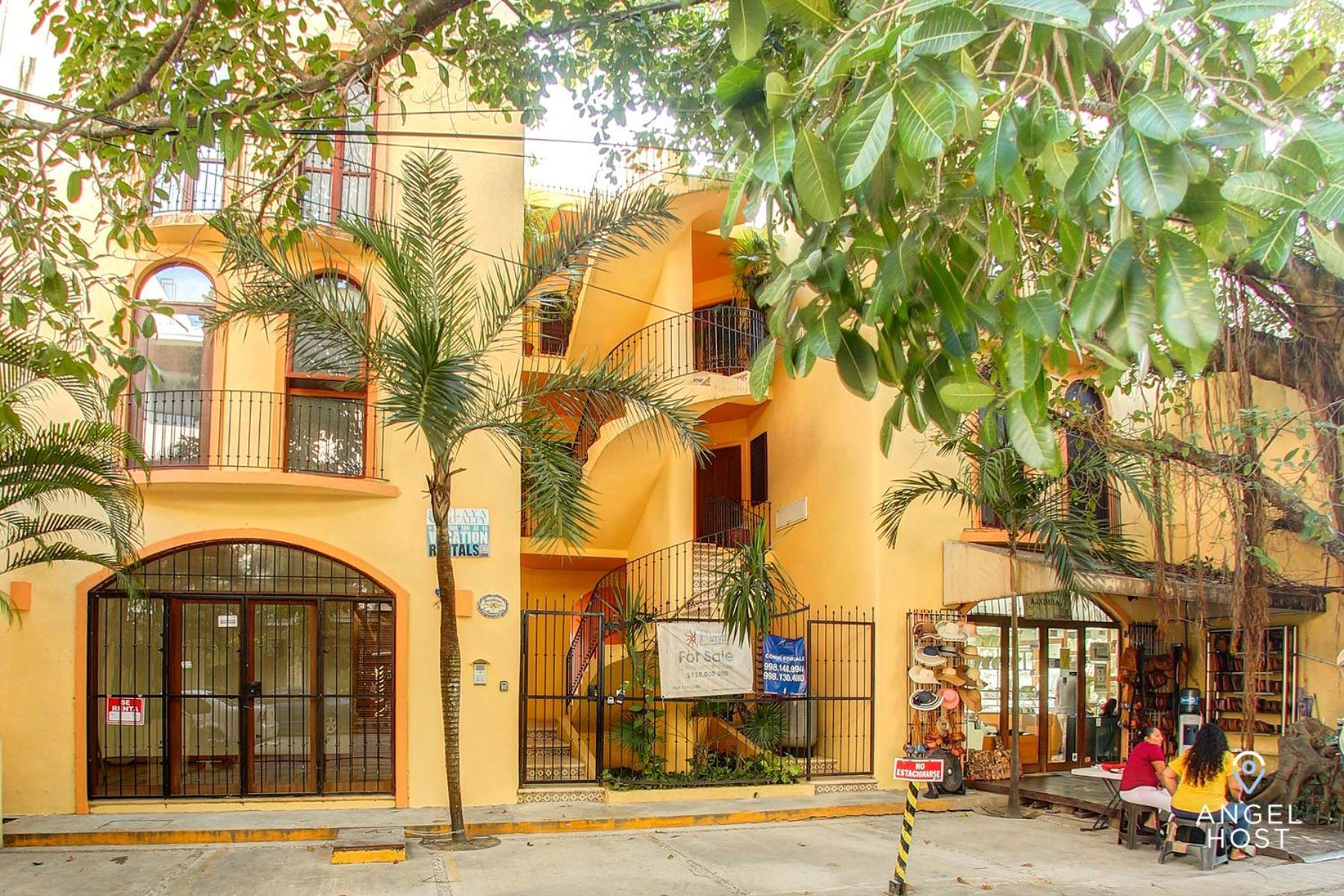 Steps To 5th Ave Pool Onsite & Walk To Holiday home *